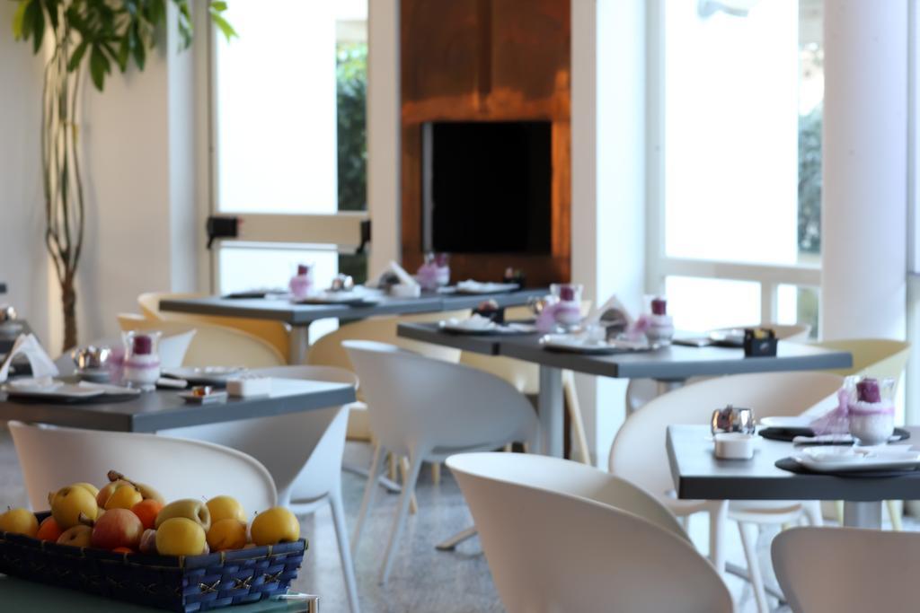 Hotel Zeffiro Sabaudia Luaran gambar