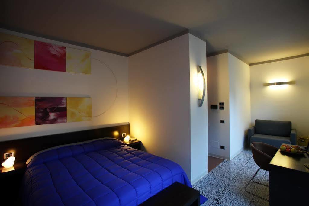 Hotel Zeffiro Sabaudia Luaran gambar
